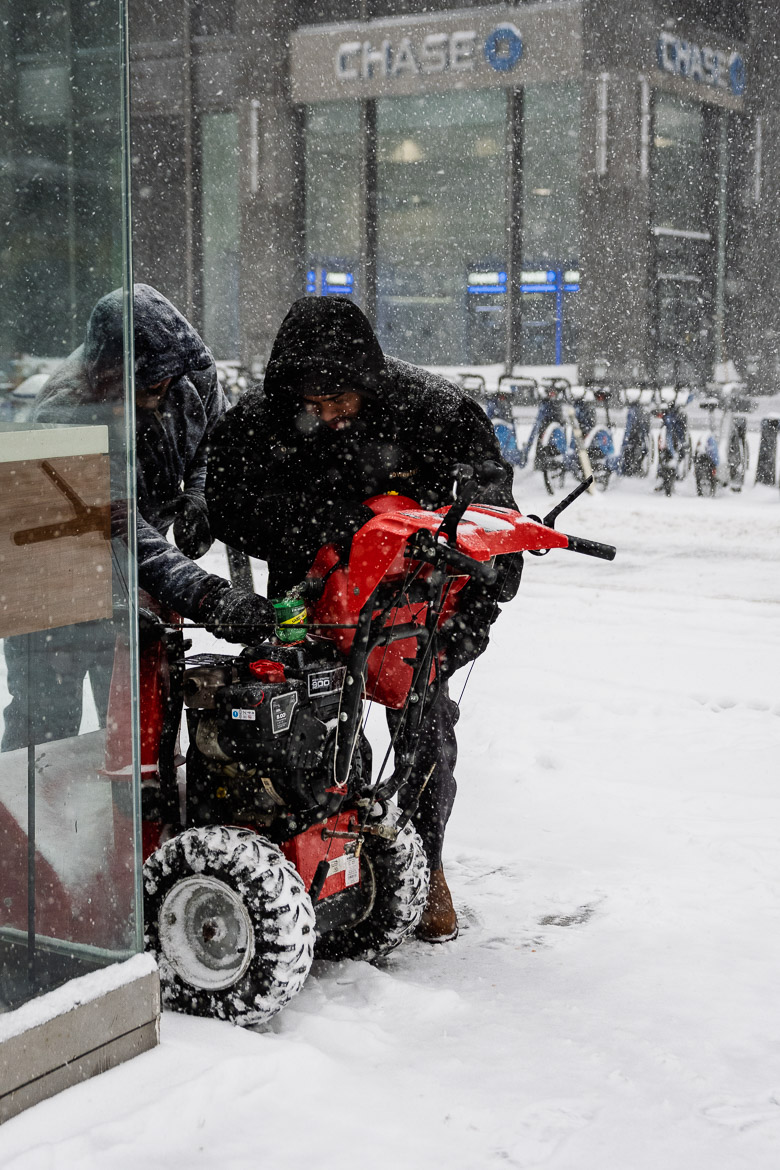 Refuling a snowblower